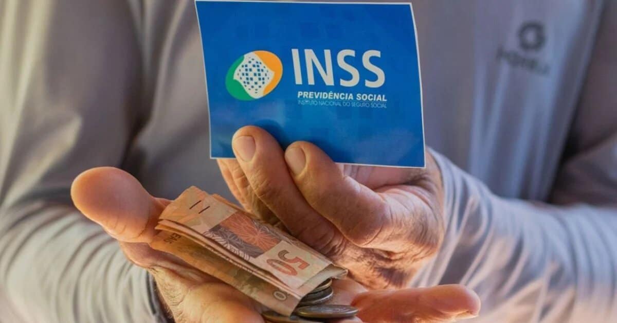 FRAUDE NO INSS: Lula sanciona lei que proíbe descontos automáticos de benefícios