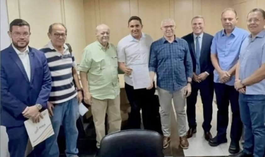 Silvio Mendes assina ordem de serviço para a reforma do Ginásio Poliesportivo no Lourival Parente
