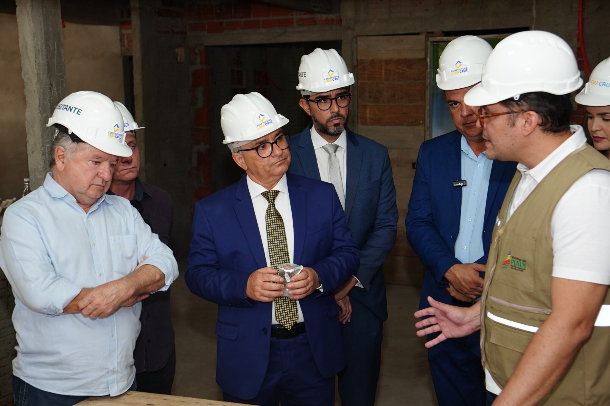Governador em exercício acompanha obras no Hospital Regional de São Raimundo Nonato