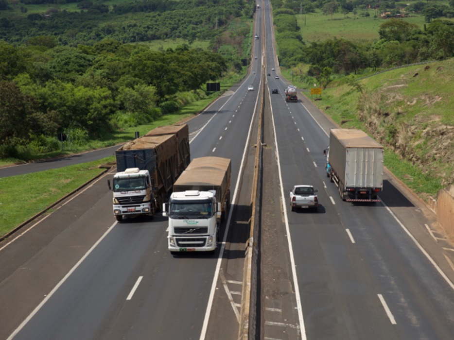 Governo Federal propõe que estados e DF zerem ICMS do diesel importado