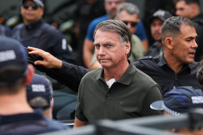 Justiça devolve a Bolsonaro direito a ter assessores, carros e segurança como ex-presidente