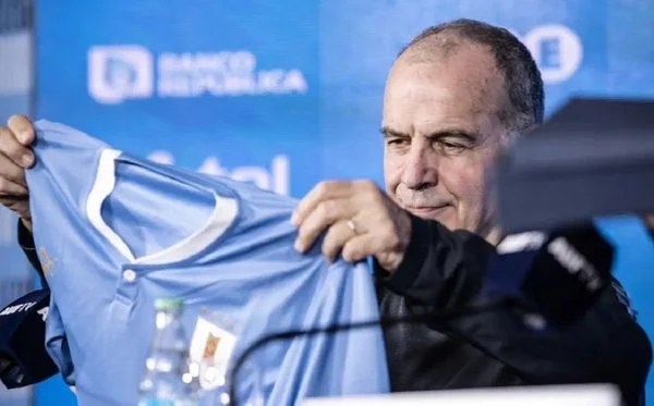 Com oito nomes do futebol brasileiro, Uruguai anuncia convocados