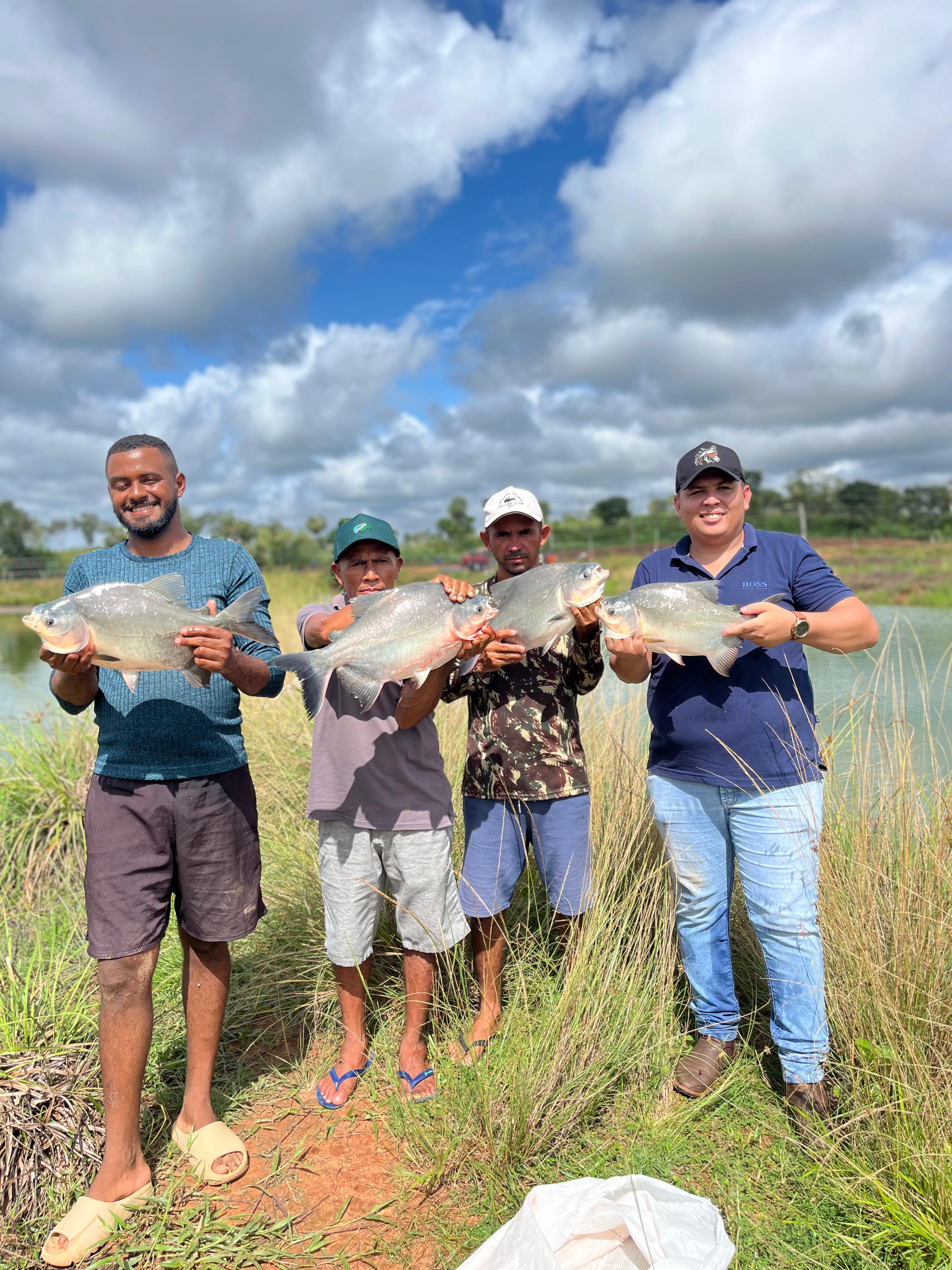 Olho D'Água do Piauí realiza a tradicional entrega de peixes da Semana Santa