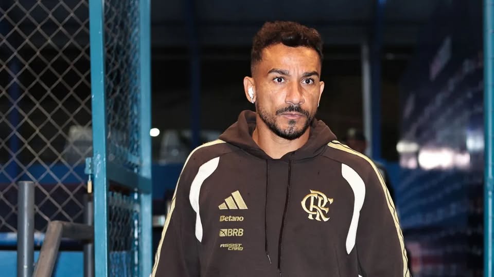 Danilo avalia derrota do Flamengo como “vergonha” e faz cobranças ao elenco