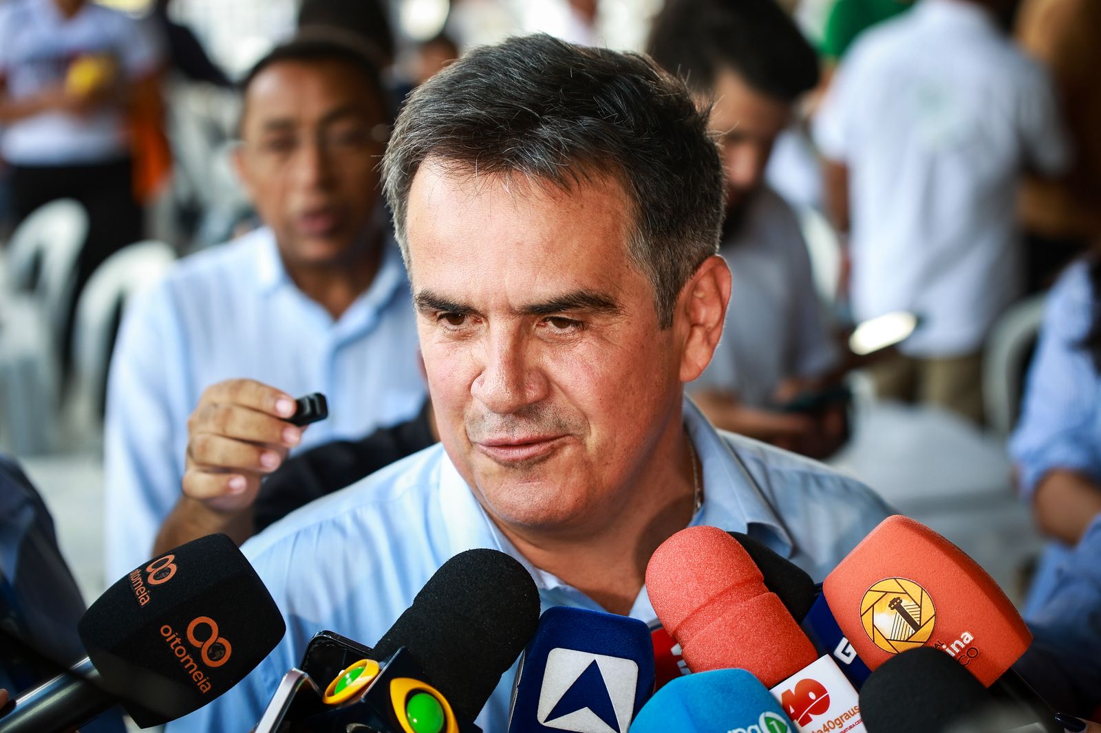 Ciro Nogueira usa as redes sociais e diz que  está “completamente indignado”,  por ter sido alvo de operação da PF