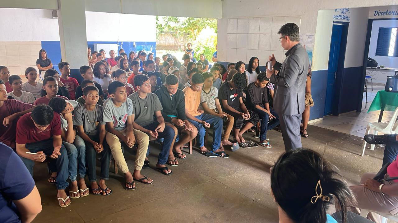 SEMED de Olho D’Água do Piauí promove palestra educativa com Promotor de Justiça sobre disciplina, cidadania e preservação do patrimônio público