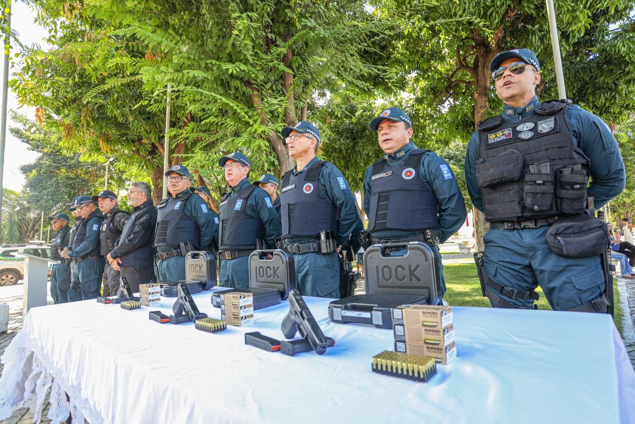 Governo do Piauí entrega 160 pistolas Glock para reforçar atuação da Polícia Militar em Valença e região