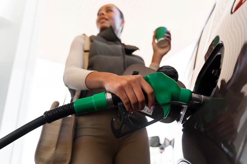 Petrobras anuncia reajuste do preço da gasolina para distribuidoras