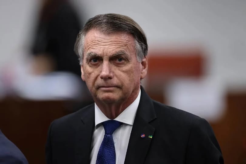 Defesa de Bolsonaro pede autorização ao STF para visita dos filhos no Dia dos Pais