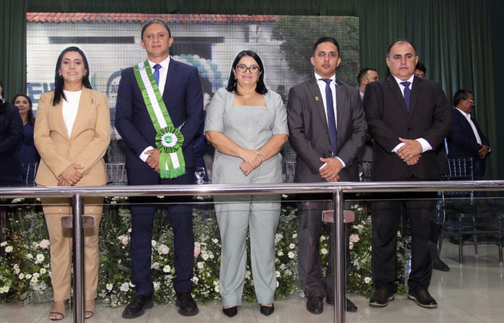 Júnior Ribeiro é empossado prefeito reeleito de Água Branca – Prefeitura Municipal de Água Branca – PI