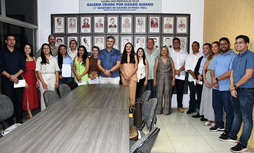 Prefeito de Picos Pablo Santos dá posse ao novo secretariado – Folha Piauí