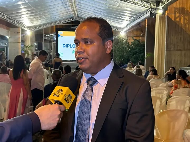Enzo Samuel exonera todos servidores comissionados da Câmara Municipal de Teresina