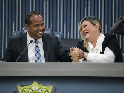 Samantha Cavalca toma posse e destaca sua trajetória de vida e o compromisso com a cidade e seu povo