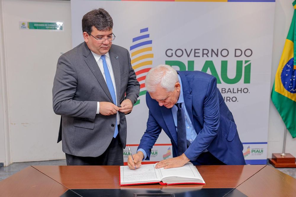Governador Rafael Fonteles transmite cargo a Themístocles e sai de férias por 12 dias