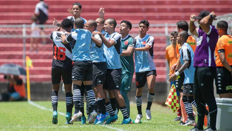 Em jogo com fim ‘maluco’, Vasco supera o Ceará e avança às oitavas de final da Copinha