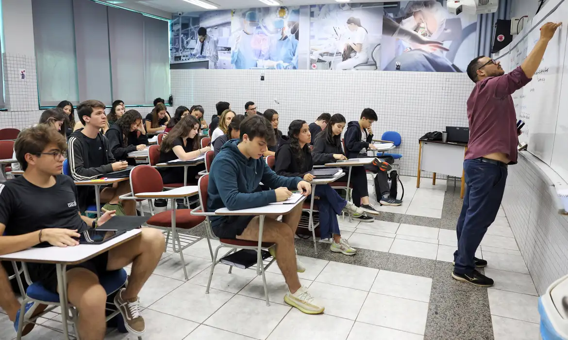 Fies 2025: Lista de espera será divulgada nesta terça