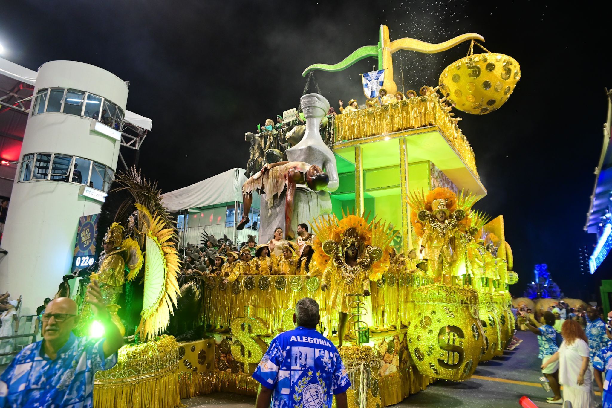 Carnaval SP: cultura pop e luta contra o tempo marcam 1ª noite de desfiles
