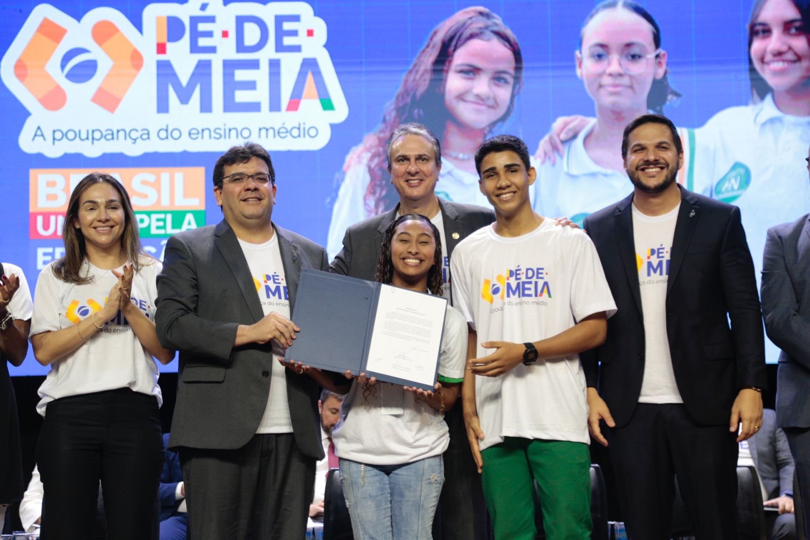 Pé-de-Meia chega hoje (25) para quem se formou no ensino médio em 2024