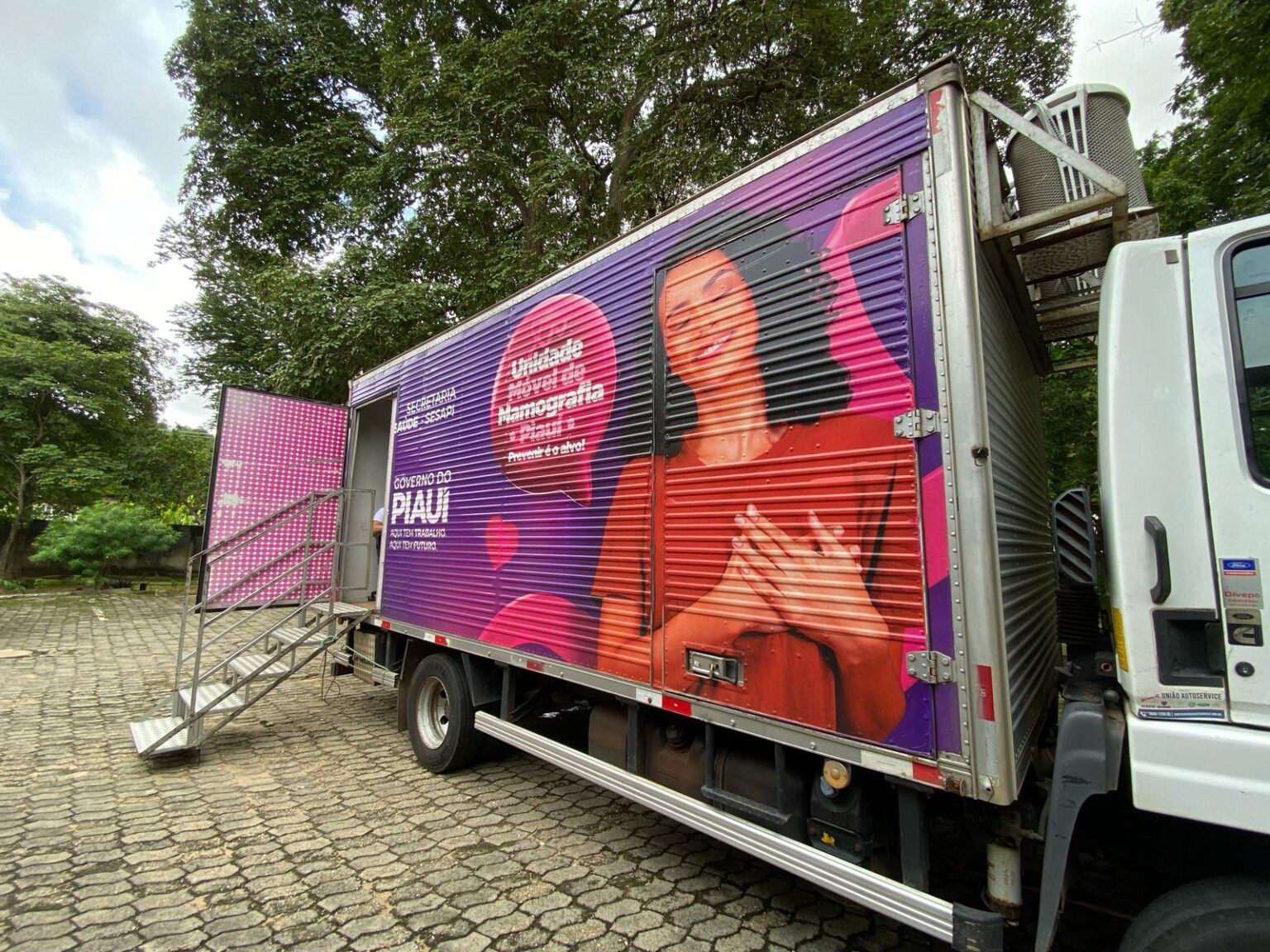 Caminhão da Mamografia realiza atendimentos no IBAMA até esta quinta