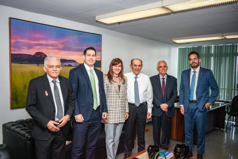 Prefeita Ivanária Sampaio e vereador Castro participam de encontro do MDB e visitam políticos em Brasília