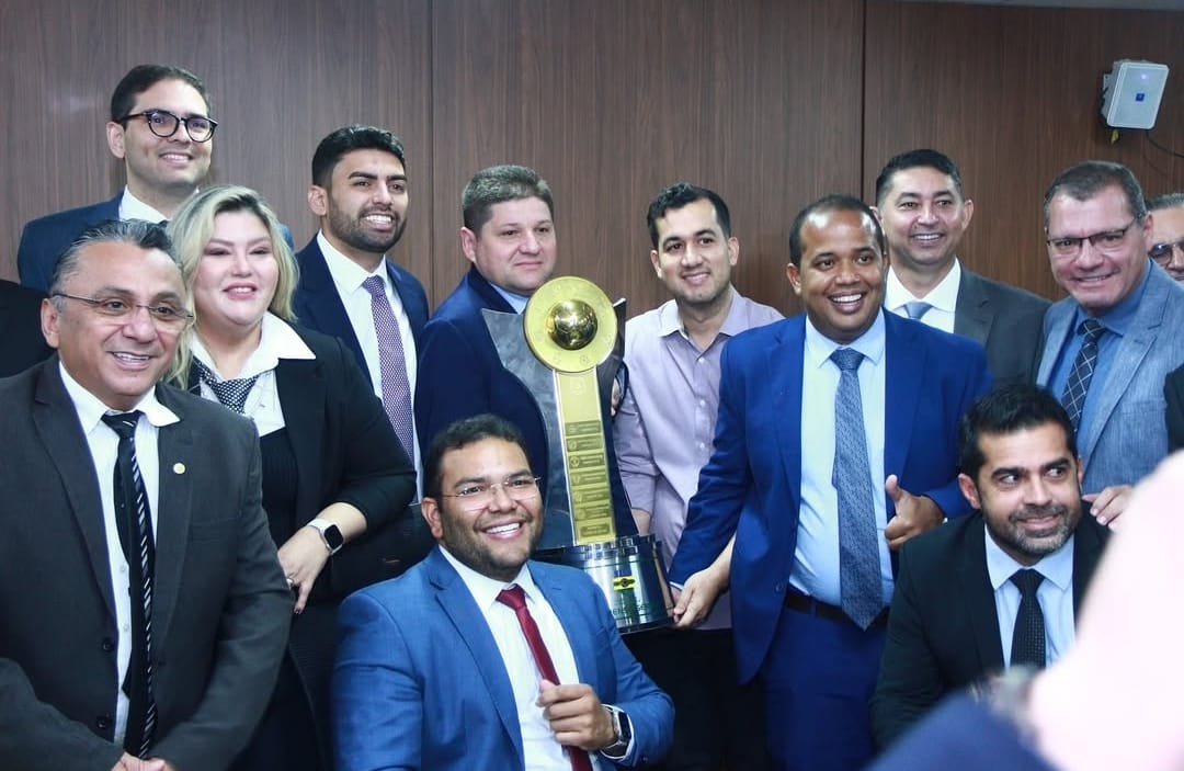 Presidente do Piauí Esporte Clube é recebido pelos vereadores na Câmara Municipal de Teresina