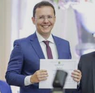 Silvio Mendes convida vereador Zé Neto para assumir a Semel