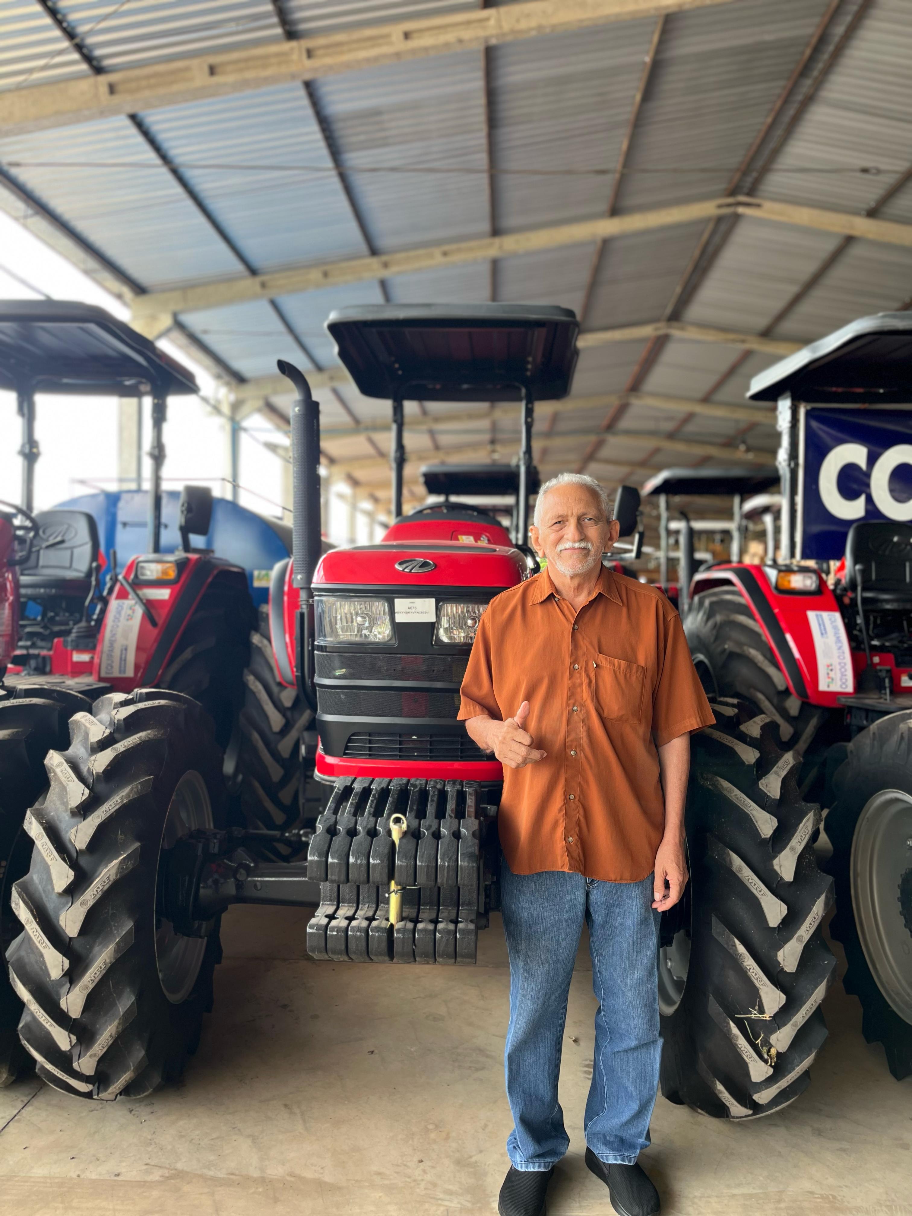 Olho D'Água do Piauí é contemplado com máquina agrícola