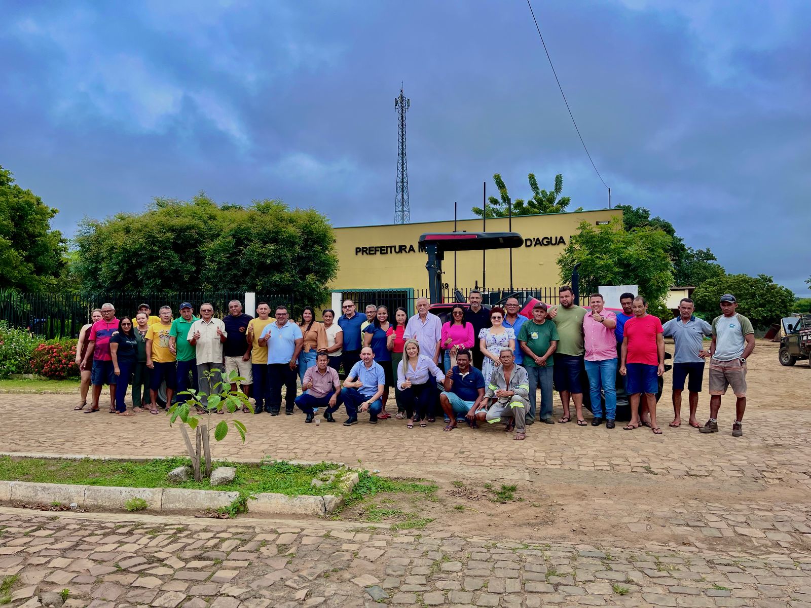 Olho D'Água do Piauí é contemplado com máquina agrícola