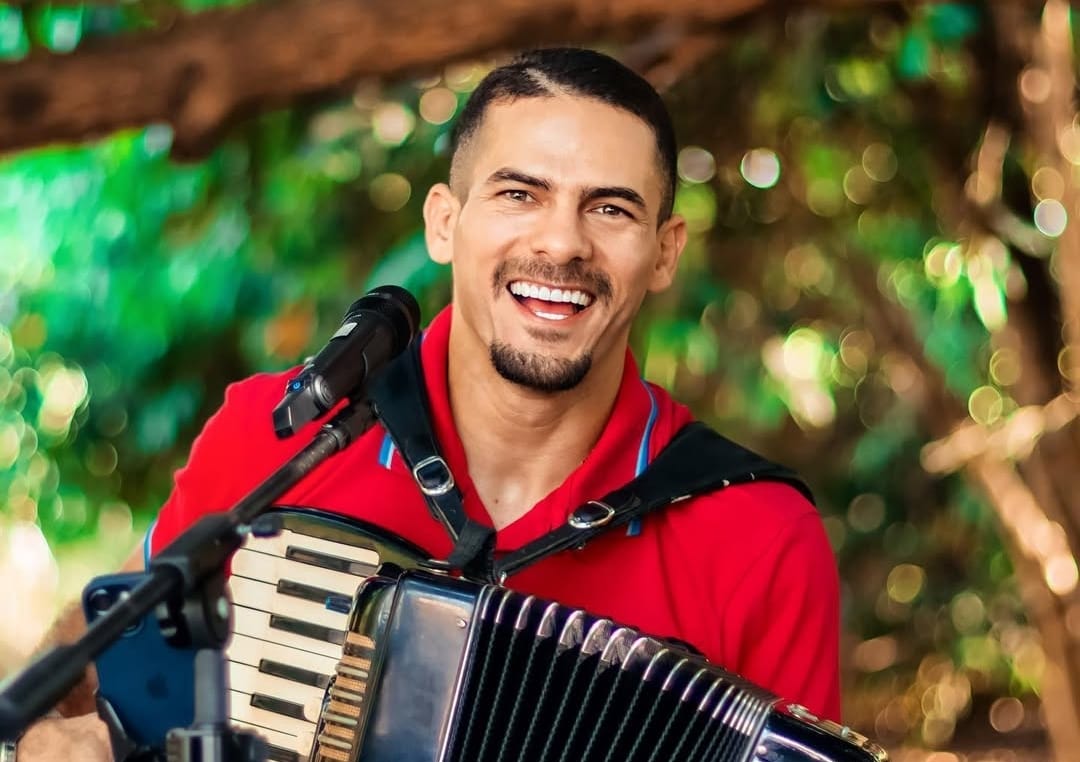 Pinto Sanfoneiro, Ellen Maria e Joana Darc animam a semana musical no Vila Rodeio