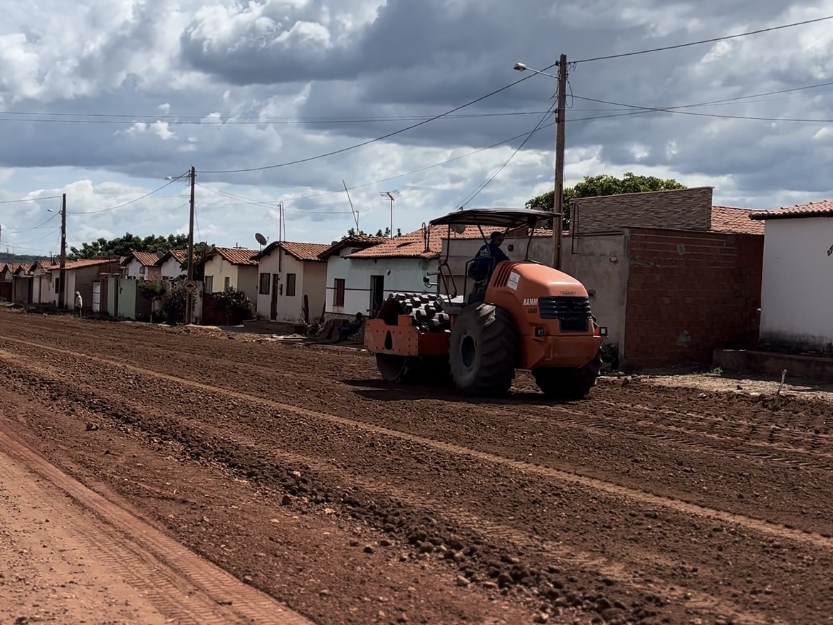 Com investimento de quase R$ 2,5 milhões, Governo do Estado executa pavimentação asfáltica em Ipiranga do Piauí