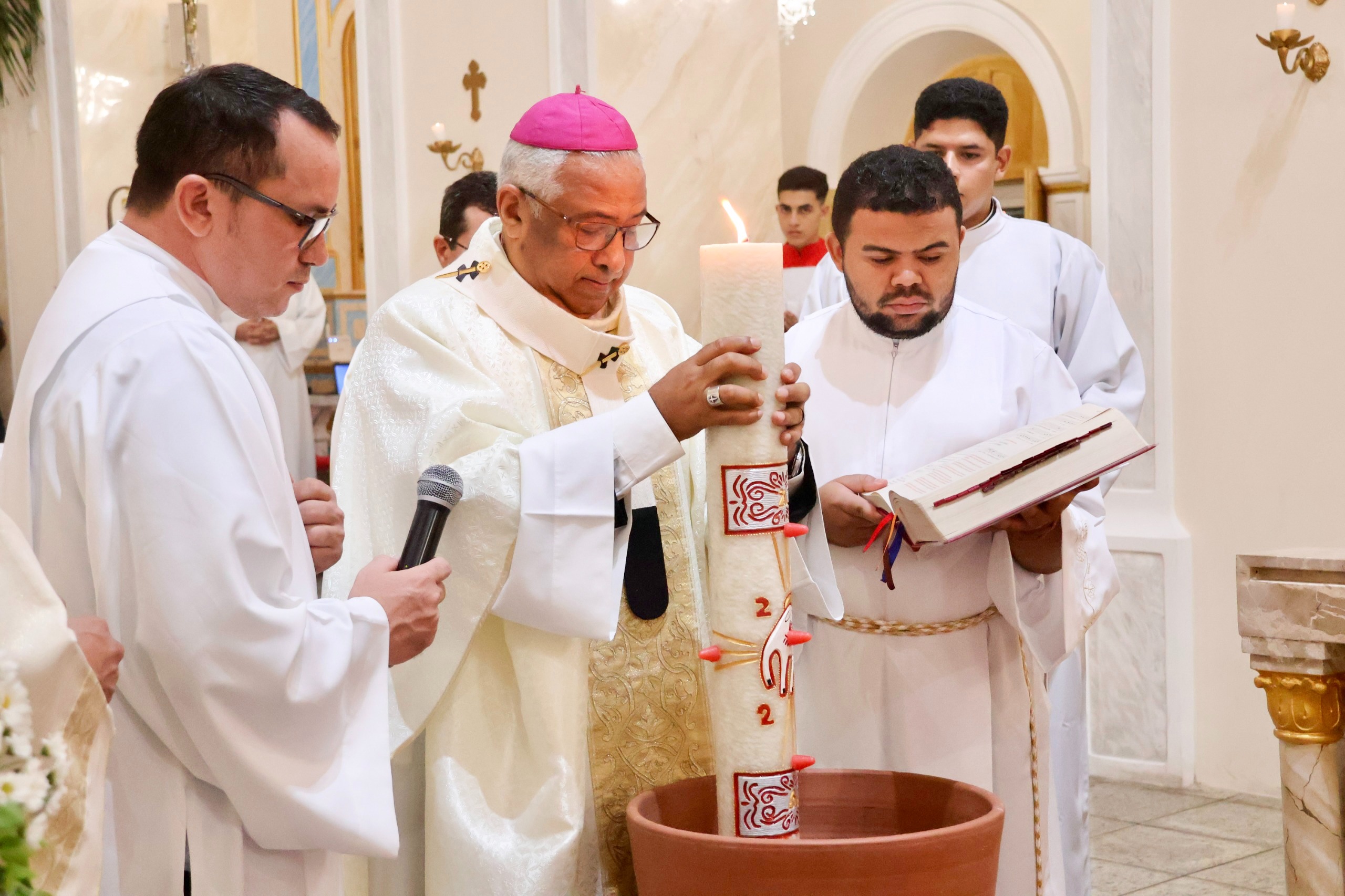 Igrejas de Teresina iniciam celebrações do Tríduo Pascal nesta quinta (17)