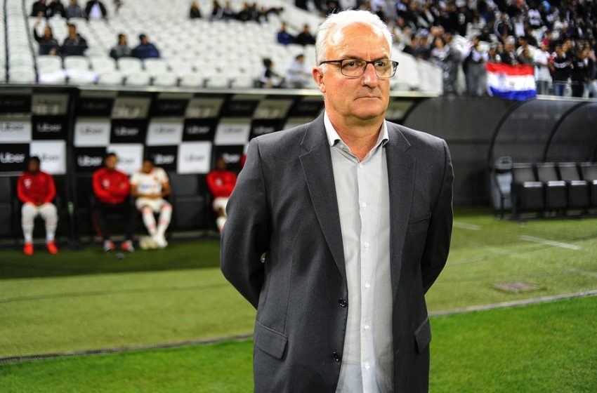 Corinthians fecha com Dorival; contrato será assinado nesta sexta (18)