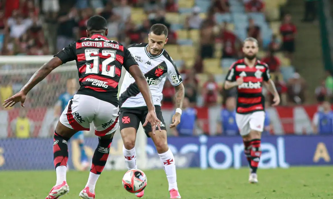 Vasco e Flamengo fazem Clássico dos Milhões neste sábado (19) no Brasileiro