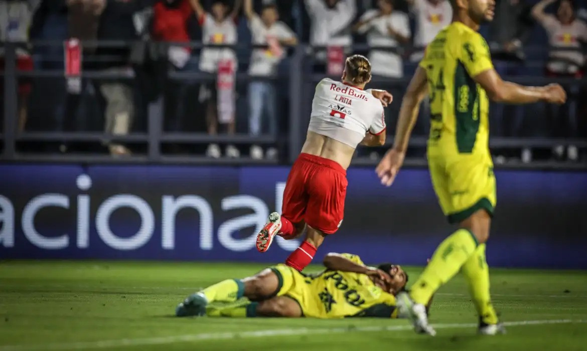 Pitta marca e deixa Bragantino na vice-liderança do Brasileiro, veja classificação