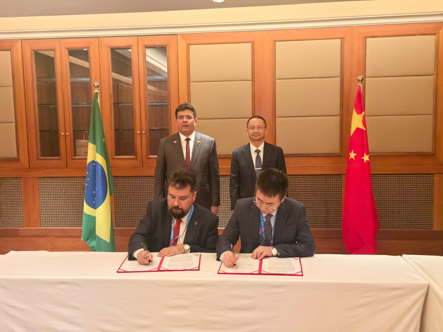 Na China, Rafael anuncia mais de R$ 3 bilhões em novos investimentos para o setor de energias renováveis no Piauí