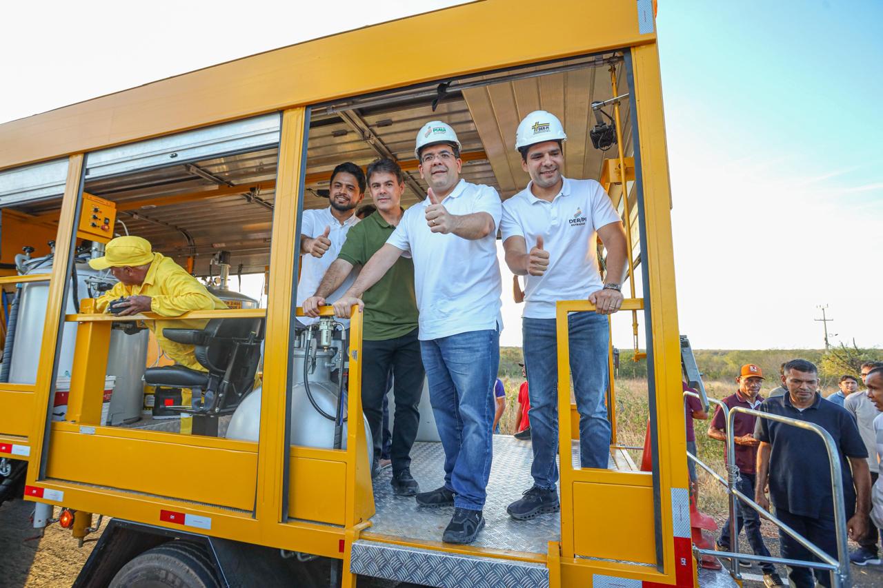 Governador inaugura obras e autoriza novo sistema de abastecimento de água em Belém do Piauí