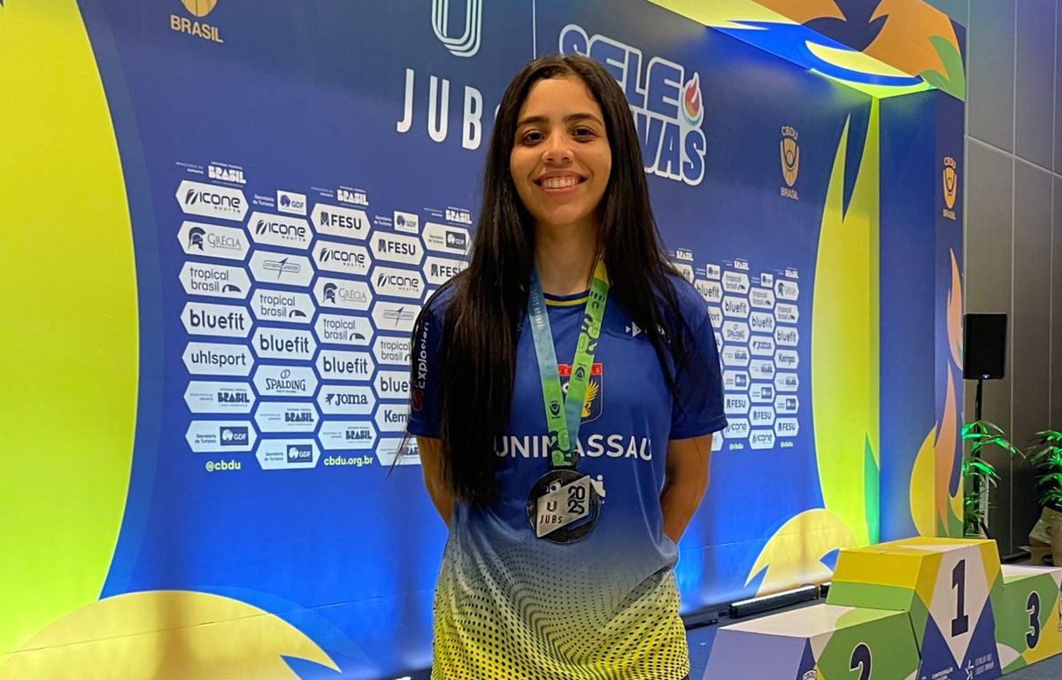 Acadêmica da UNINASSAU Teresina Sul é vice-campeã nos JUBs 2025