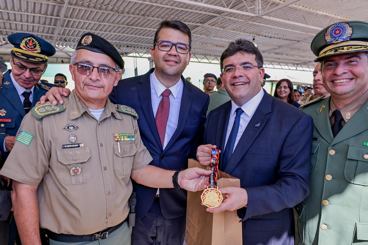 Nos 190 anos da Polícia Militar do Piauí, Rafael Fonteles promove 437 oficiais e comemora avanços inéditos na corporação