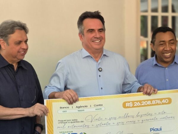 Senador Ciro Nogueira distribui R$ 26,2 milhões para 55 prefeituras no Piauí
