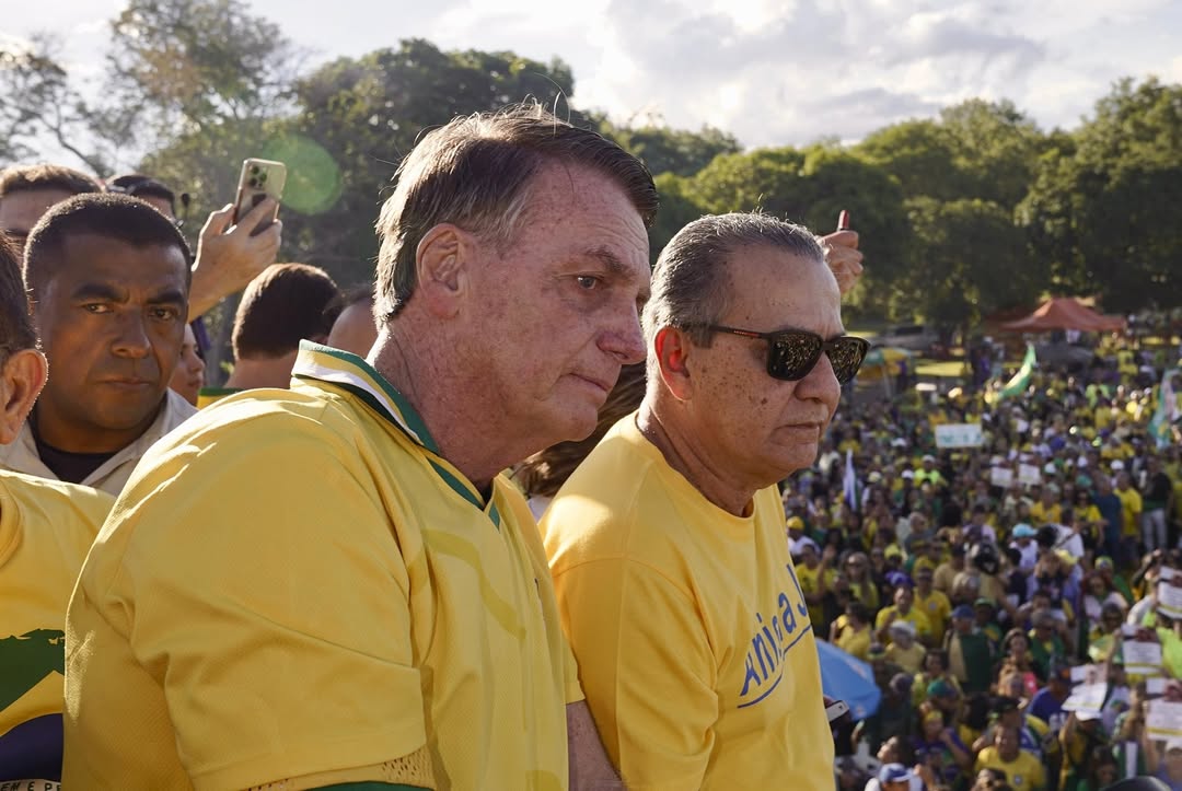 Bolsonaro testa hoje (29) fidelidade de aliados com novo ato contra cerco do STF