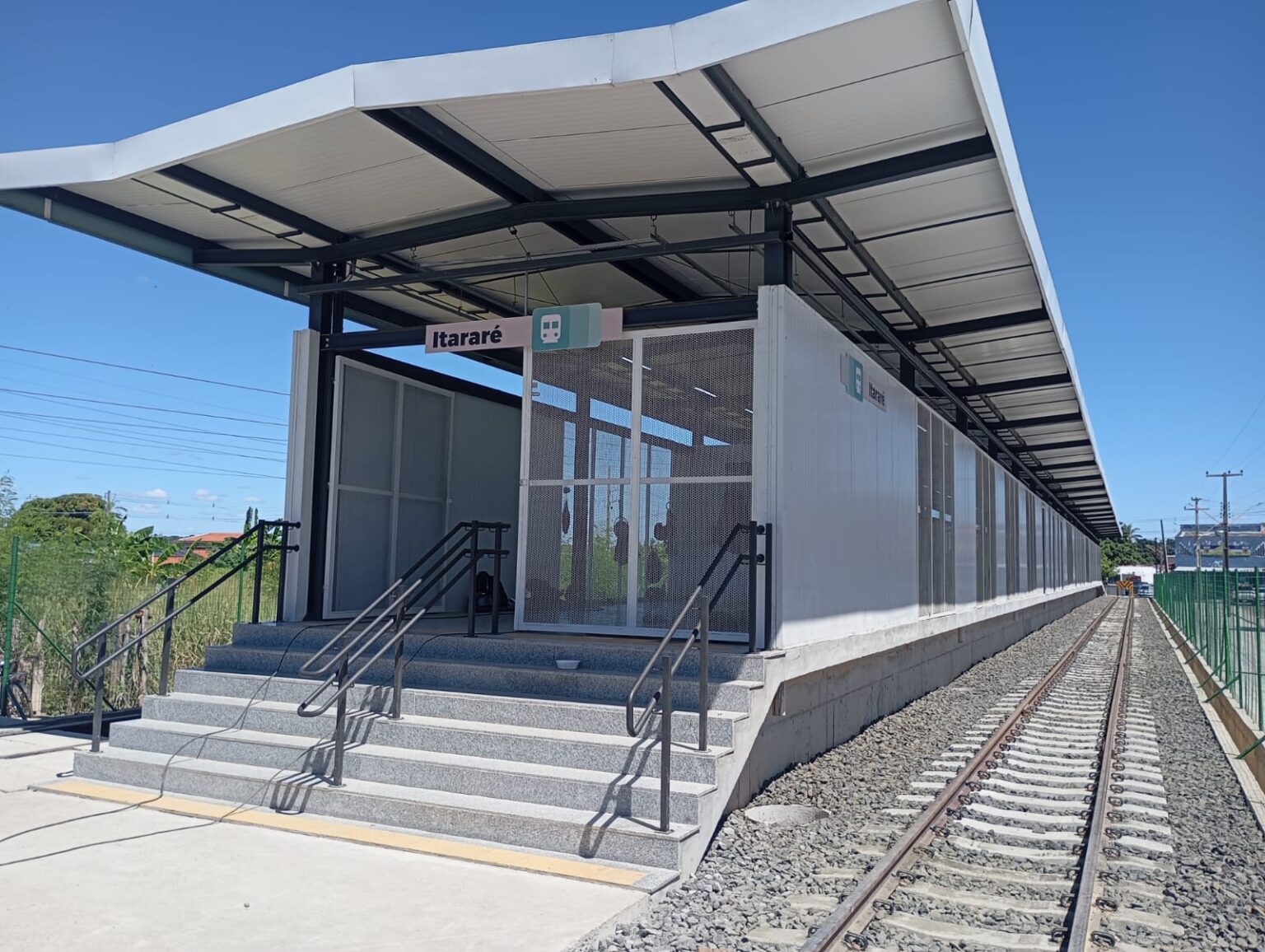 Setrans conclui primeira estação e 2 km da linha férrea na obra de modernização do Metrô de Teresina