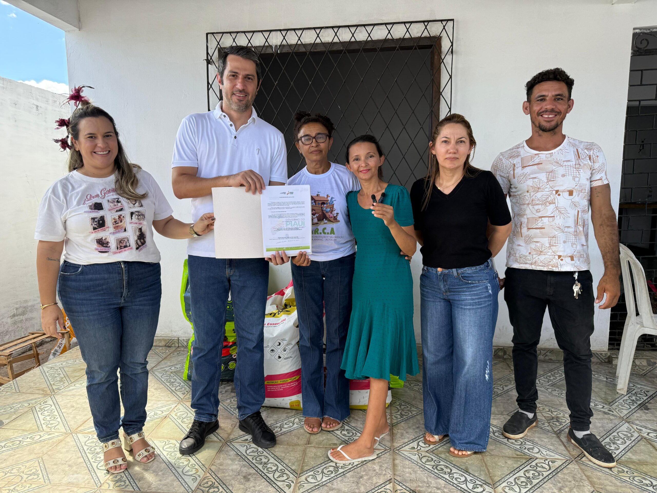 Semarh realiza entrega de 200 kg de ração para a Associação Arca, em Altos