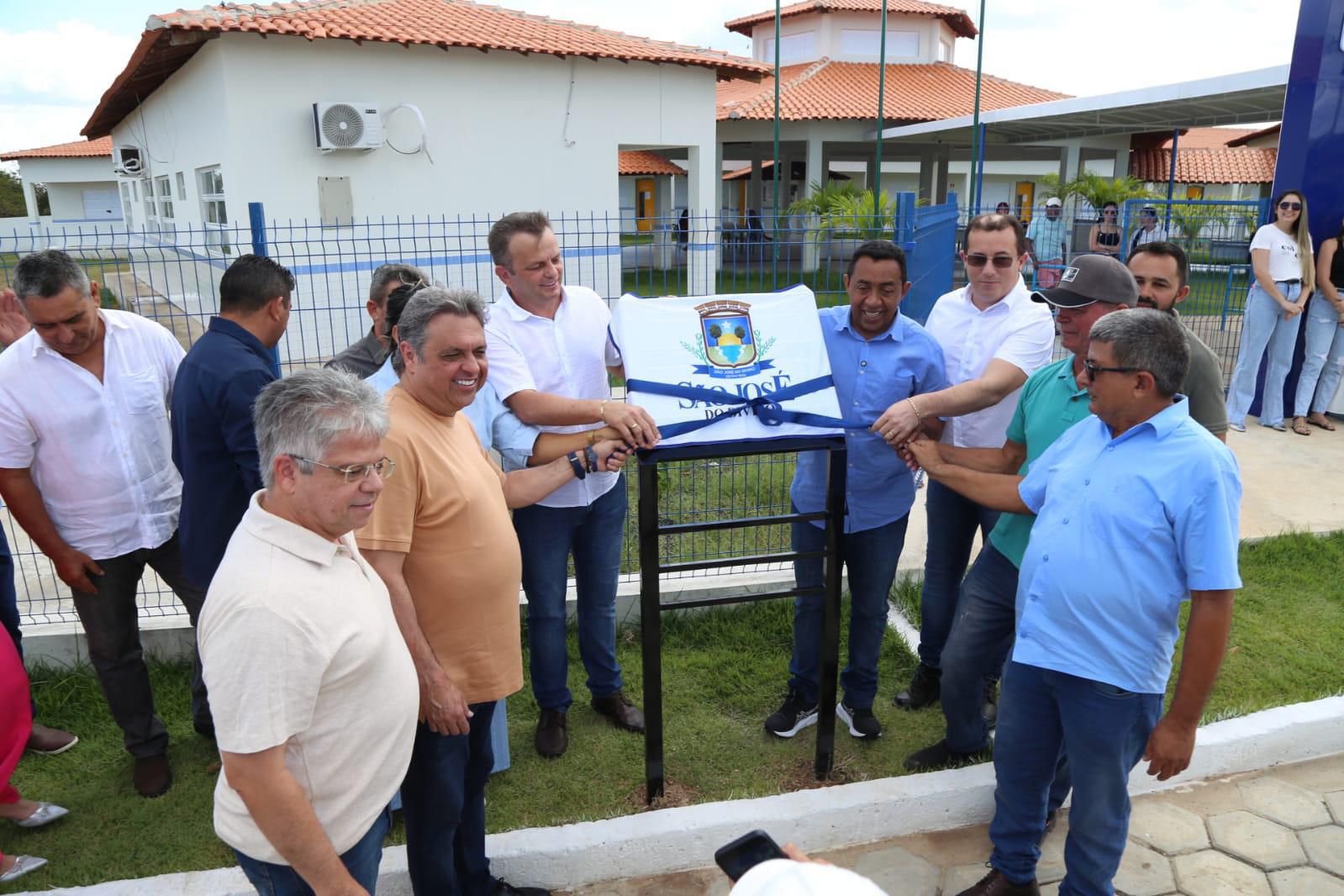 “Entregar obras nos municípios nos traz um sentimento de dever cumprido”, afirma deputado Júlio Arcoverde