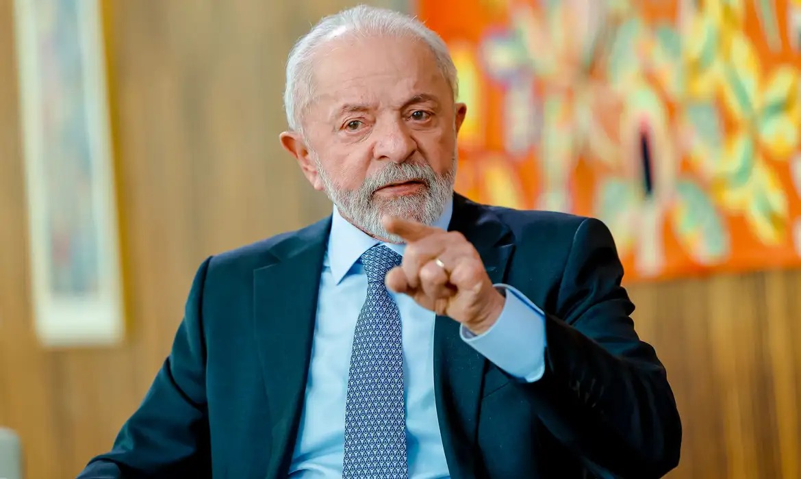 Lula diz que Brasil é dono do próprio nariz e que Trump não quer conversar