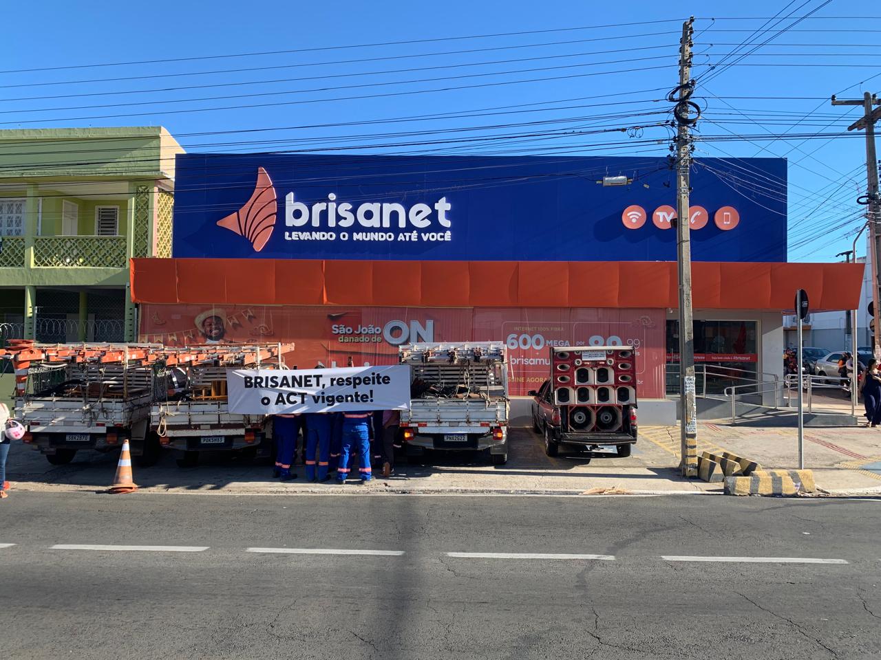 BRISANET: Trabalhadores protestam contra escala 5×2
