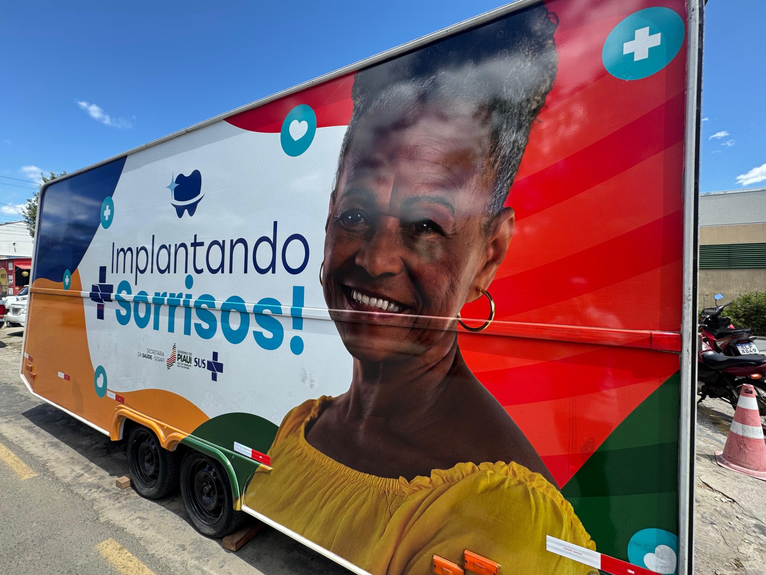 Secretaria de Saúde inicia triagem de pacientes para implantes dentários gratuitos em Teresina