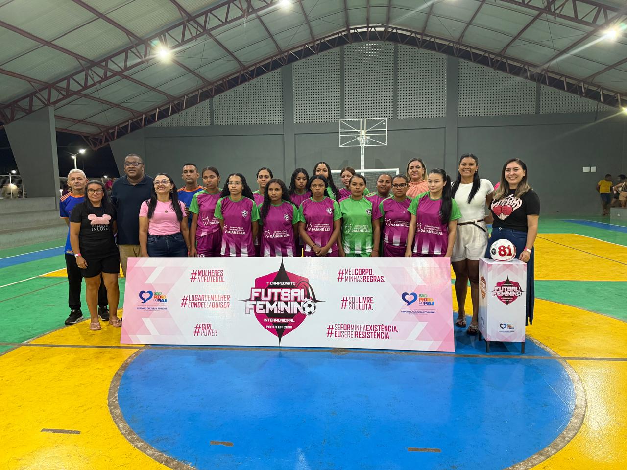 Clube feminino de futebol de Olho D'Água participa da abertura do Campeonato Inter Municipal Feminino em São Pedro do Piauí