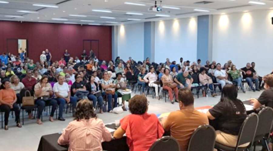 Educadores do Piauí esperam que governo do estado conceda equiparação salarial para professores