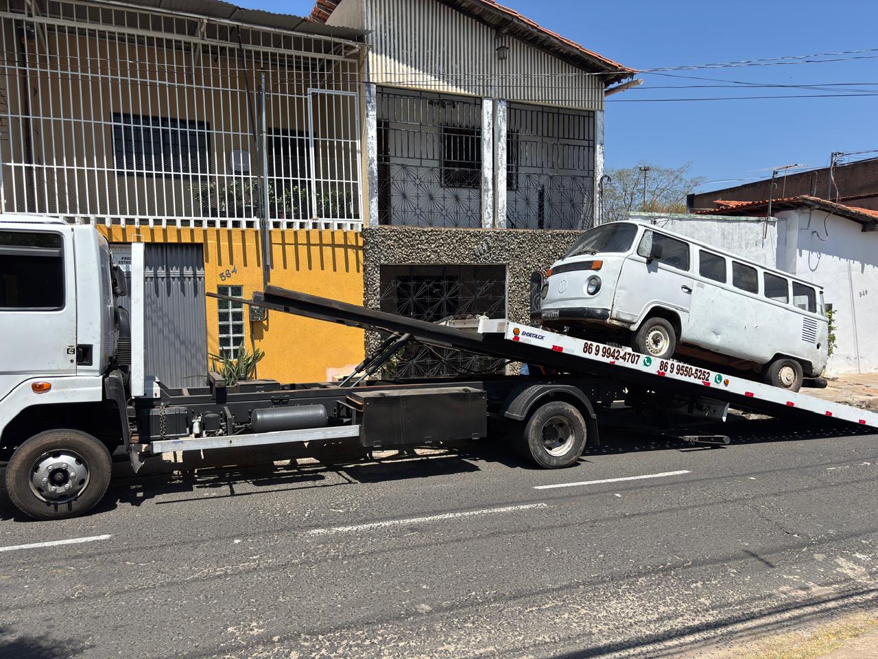 STRANS retira veículos abandonados através da Operação Trânsito Limpo, Cidade Limpa