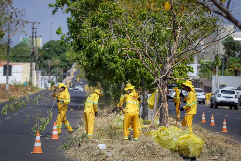 Prefeitura de Teresina intensifica mutirões de limpeza em todas as zonas da cidade